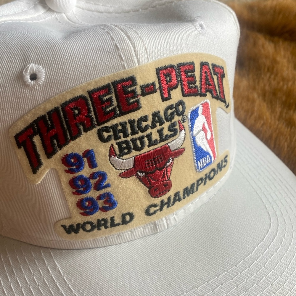Vintage Chicago Bulls Adjustable Three-Peat Hat. Never worn.